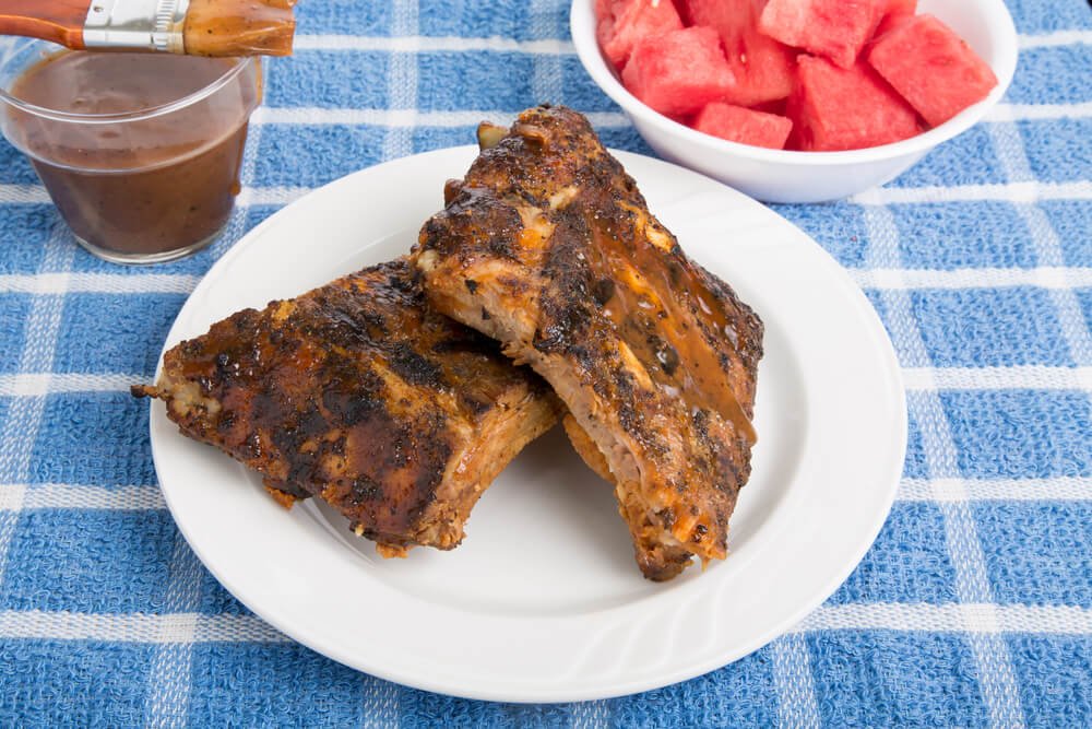 barbecue ribs with watermelon barbecue sauce