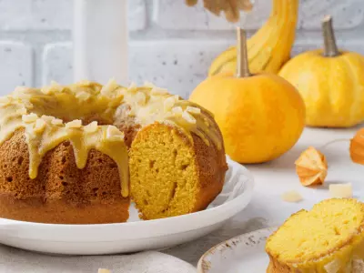 pumpkin bundt cake with maple glaze icing