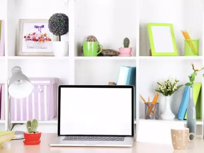 Blogger's office