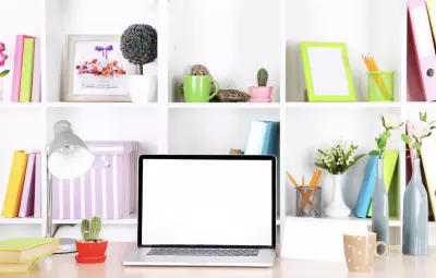 Blogger's office